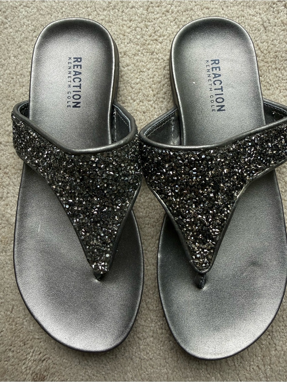 Vintage Kenneth Cole Reaction Women's Black Glitter Thong Sandals